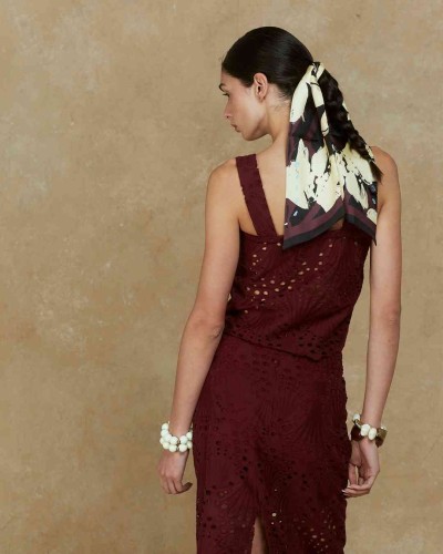 BLUSA MARI MACRAMÉ BURDEOS