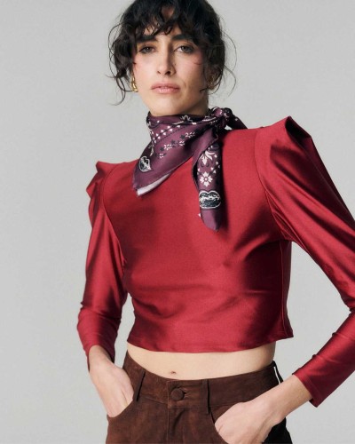POLERA BOWIE CROP BURDEOS