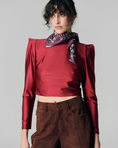 POLERA BOWIE CROP BURDEOS